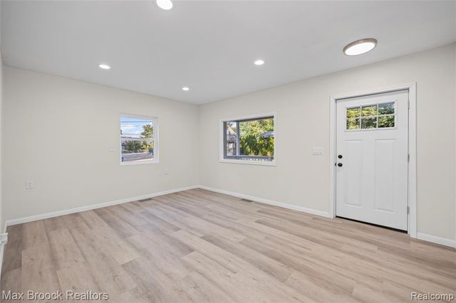 3187 Woodlawn Street, Commerce Twp, MI 48390