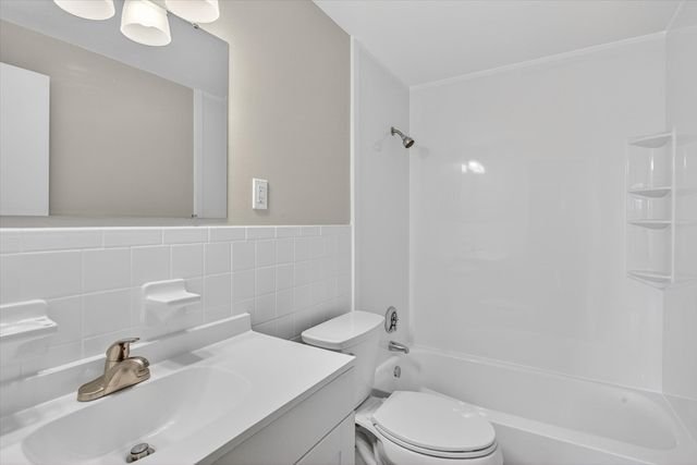 91 Pleasant St A6, Medfield, MA 02052