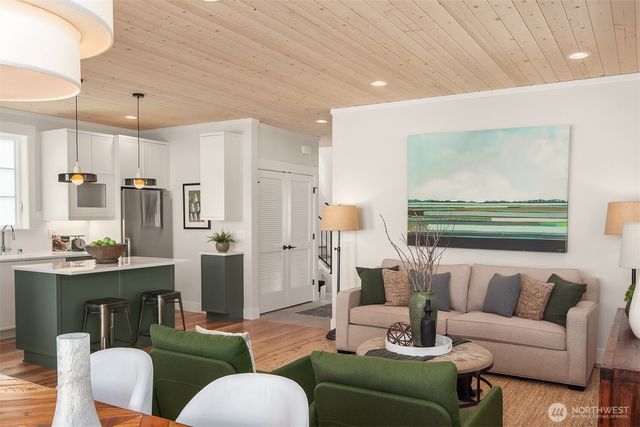 2218 NE 125th Street, Seattle, WA 98125