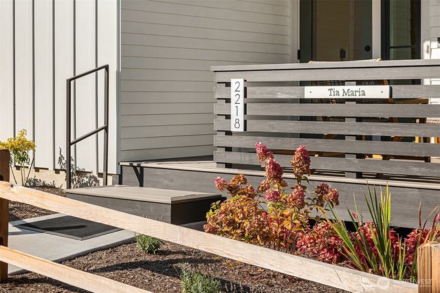 2218 NE 125th Street, Seattle, WA 98125