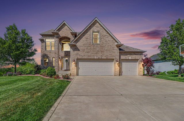 8940 Doubletree Drive N, Winfield, IN 46307