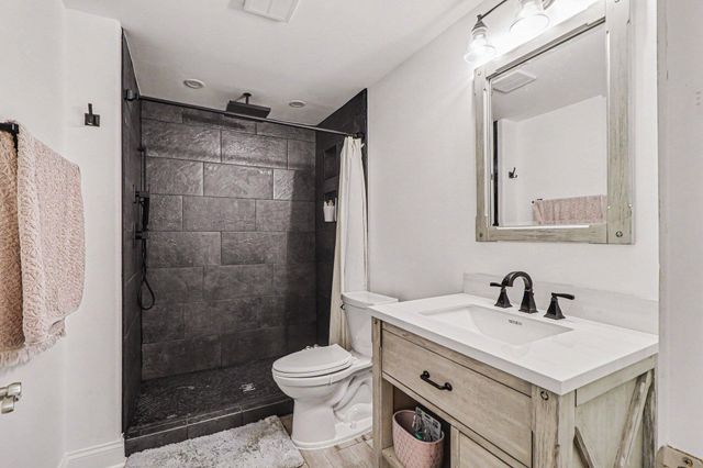 8940 Doubletree Drive N, Winfield, IN 46307