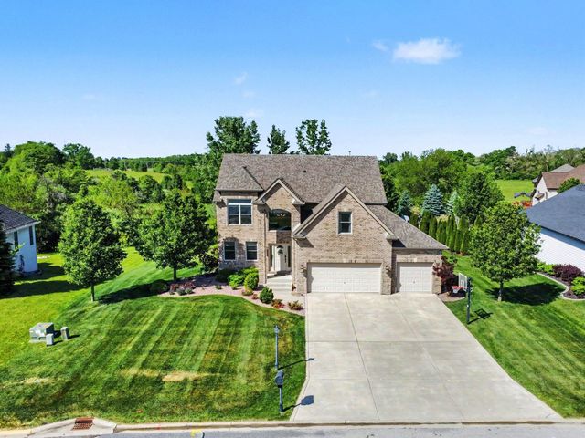 8940 Doubletree Drive N, Winfield, IN 46307