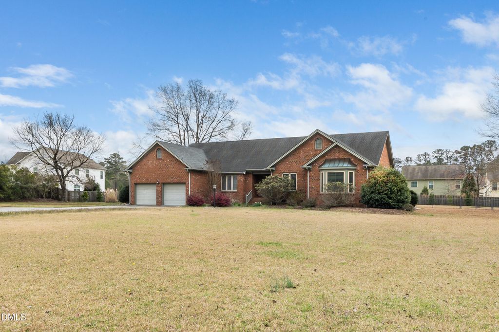609 W Academy Street, Fuquay Varina, NC 27526