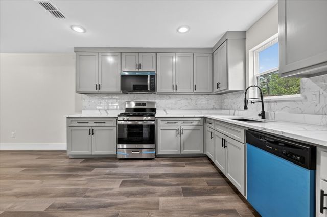 426 Goodyear Street, Irving, TX 75062