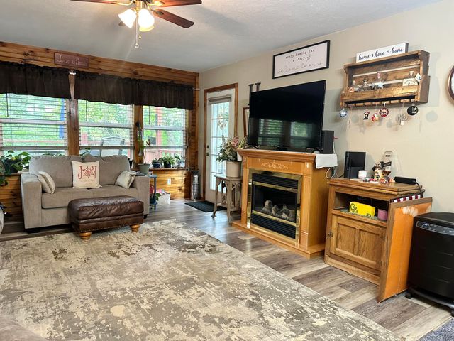 19722 Riverlane, Wheatland, MO 65779