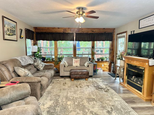 19722 Riverlane, Wheatland, MO 65779