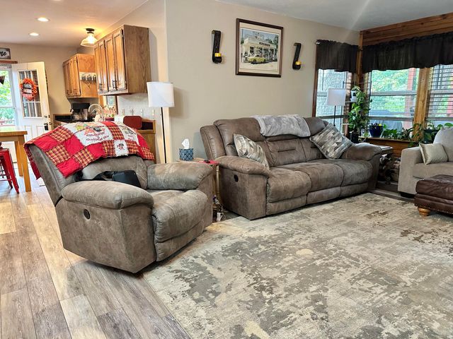 19722 Riverlane, Wheatland, MO 65779