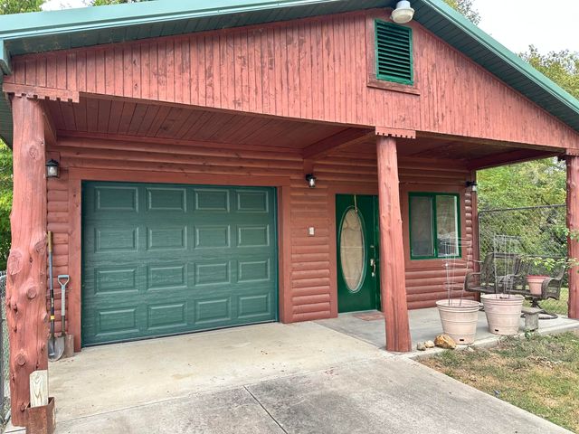 19722 Riverlane, Wheatland, MO 65779