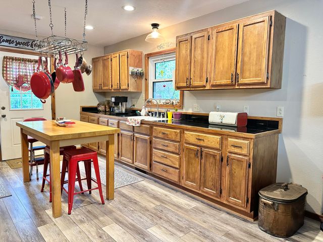 19722 Riverlane, Wheatland, MO 65779