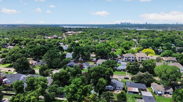 538 Hambrick Road, Dallas, TX 75218