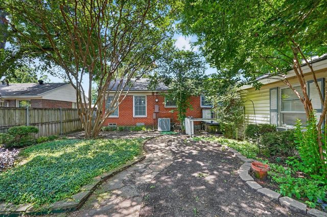 538 Hambrick Road, Dallas, TX 75218