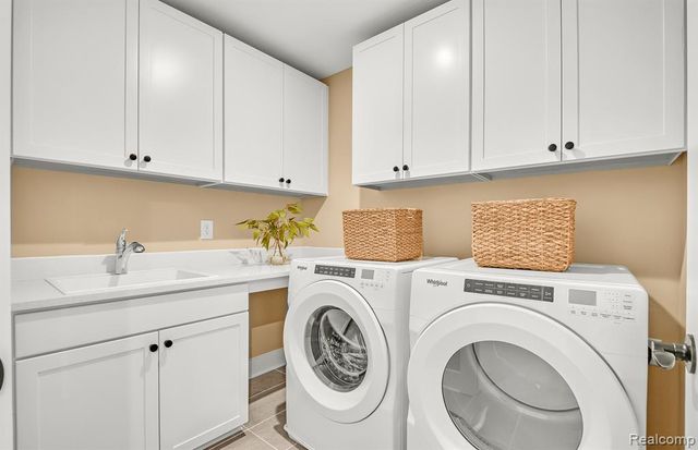 51410 Green Meadows Drive, Macomb, MI 48042