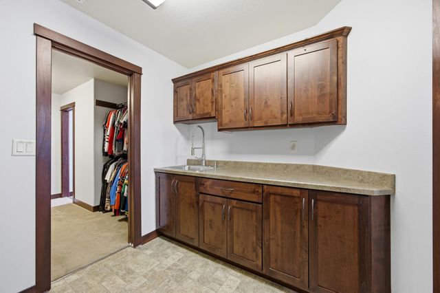 16496 42nd Street SE, Mapleton, ND 58059