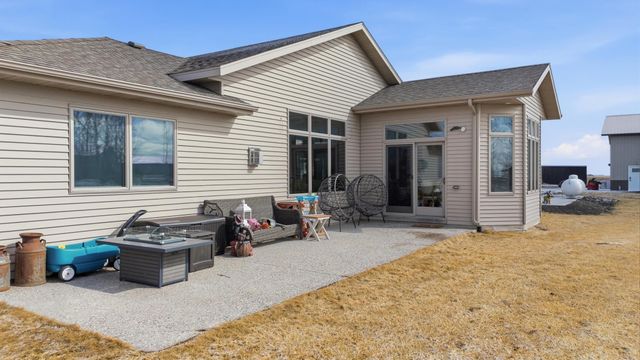 16496 42nd Street SE, Mapleton, ND 58059