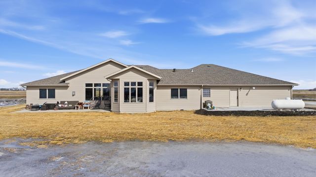 16496 42nd Street SE, Mapleton, ND 58059