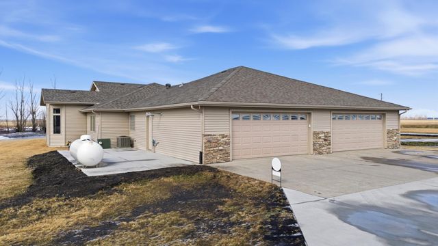 16496 42nd Street SE, Mapleton, ND 58059