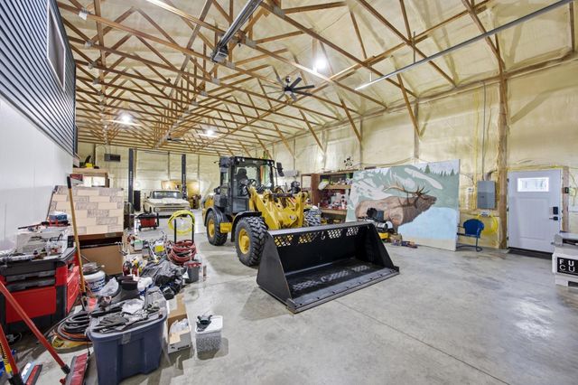 16496 42nd Street SE, Mapleton, ND 58059