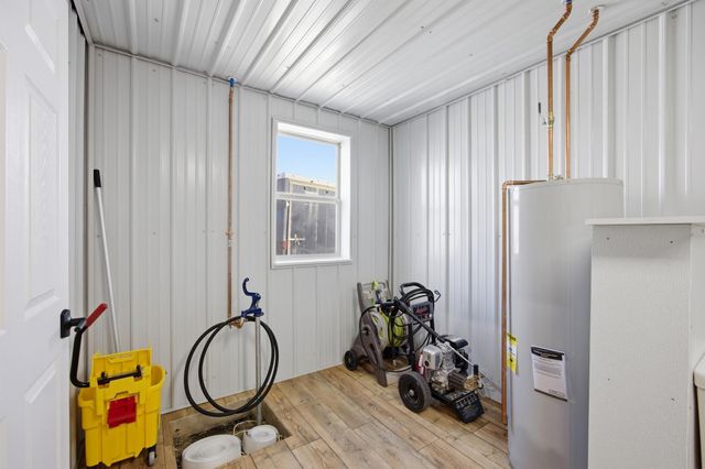 16496 42nd Street SE, Mapleton, ND 58059