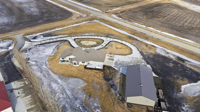 16496 42nd Street SE, Mapleton, ND 58059