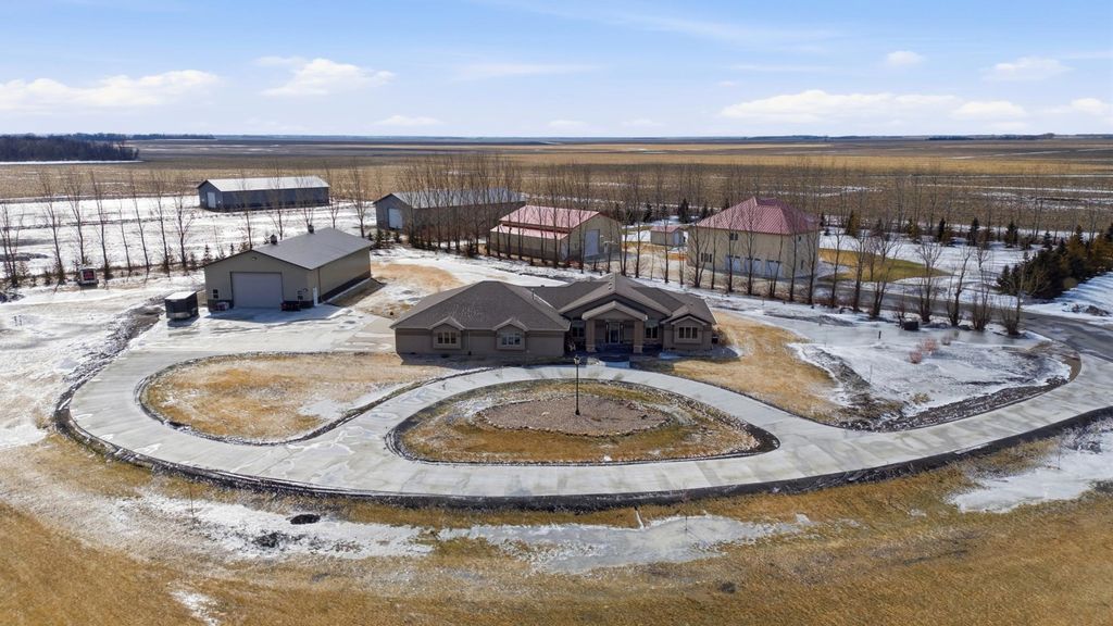 16496 42nd Street SE, Mapleton, ND 58059