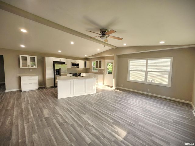 716 N Trade Wind Drive, Peoria, IL 61604