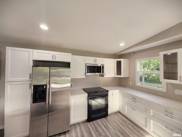 716 N Trade Wind Drive, Peoria, IL 61604