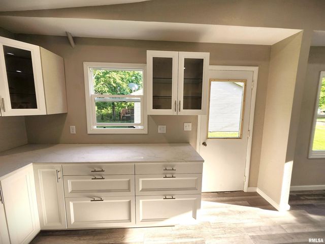 716 N Trade Wind Drive, Peoria, IL 61604