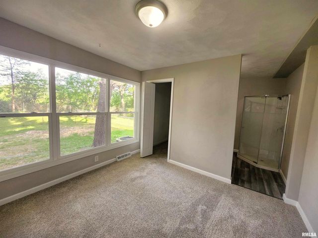 716 N Trade Wind Drive, Peoria, IL 61604