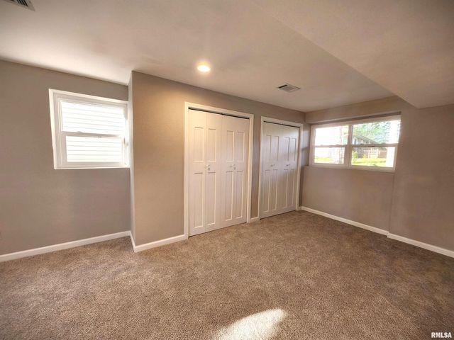 716 N Trade Wind Drive, Peoria, IL 61604