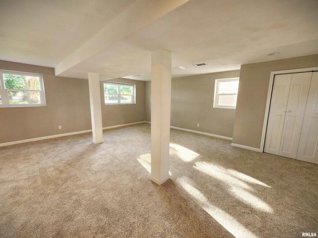 716 N Trade Wind Drive, Peoria, IL 61604