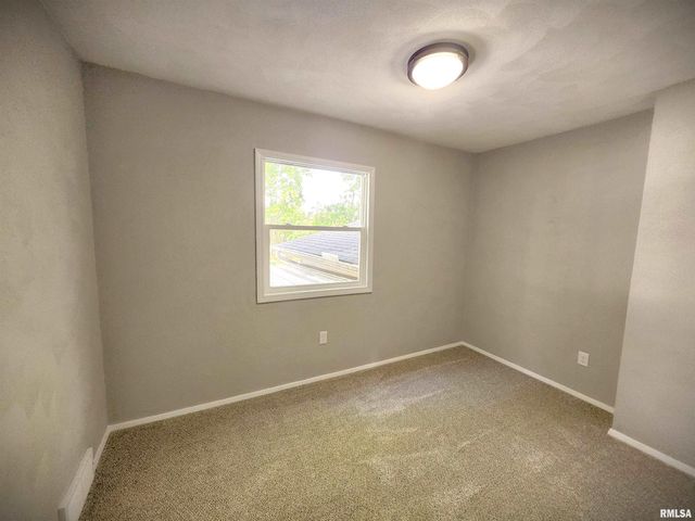 716 N Trade Wind Drive, Peoria, IL 61604