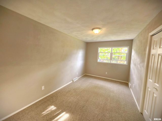 716 N Trade Wind Drive, Peoria, IL 61604