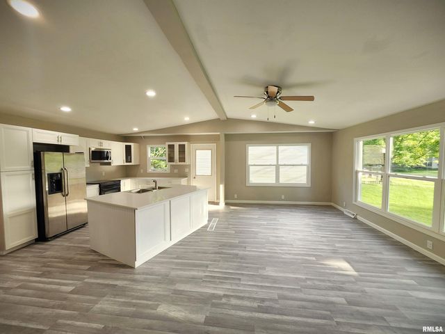 716 N Trade Wind Drive, Peoria, IL 61604