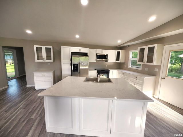 716 N Trade Wind Drive, Peoria, IL 61604