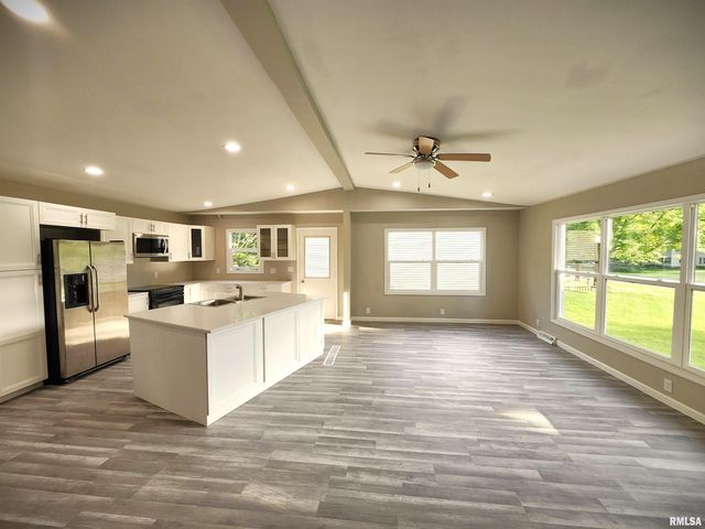 716 N Trade Wind Drive, Peoria, IL 61604