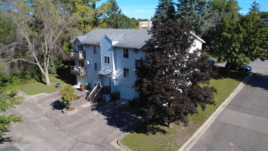 220 Hallam Avenue S, Mahtomedi, MN 55115 — exterior