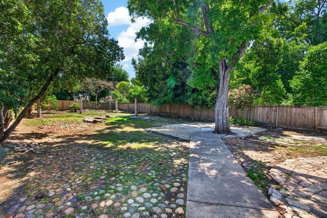 1220 Douglas Rd, Stockton, CA 95207