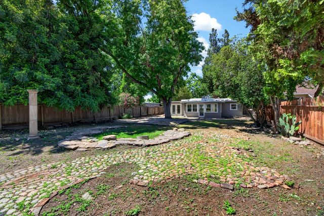 1220 Douglas Rd, Stockton, CA 95207