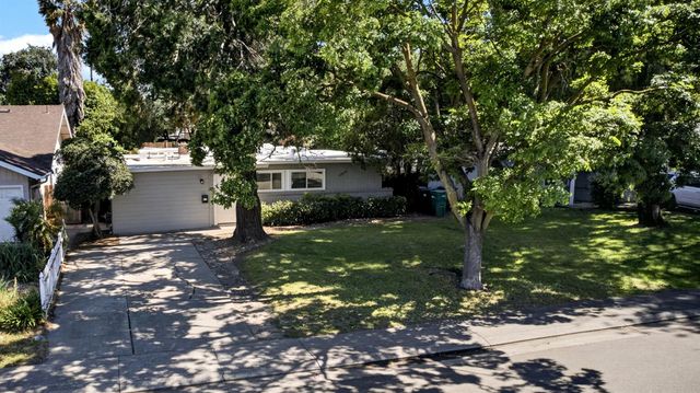 1220 Douglas Rd, Stockton, CA 95207