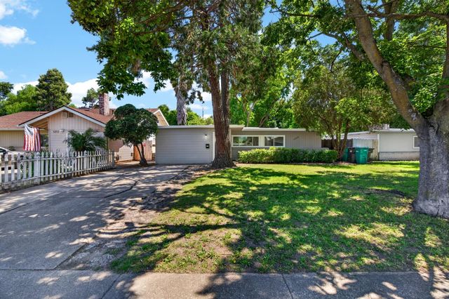 1220 Douglas Rd, Stockton, CA 95207