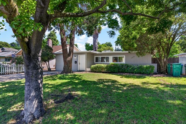 1220 Douglas Rd, Stockton, CA 95207