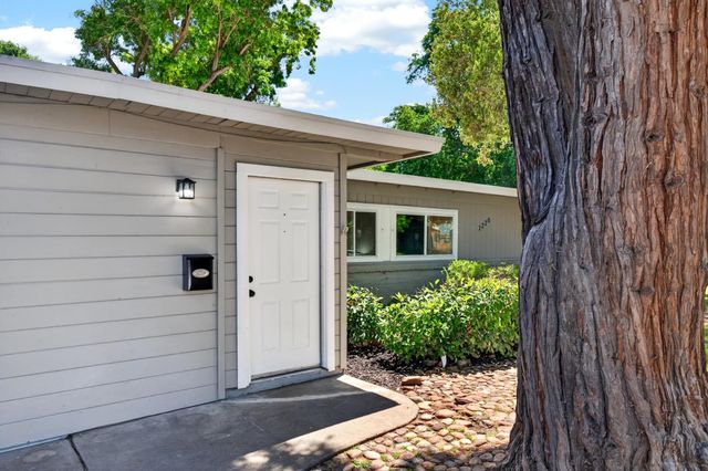 1220 Douglas Rd, Stockton, CA 95207