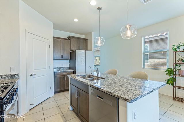 11296 S Weismann Drive, Vail, AZ 85641