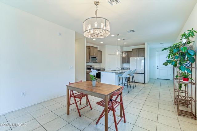 11296 S Weismann Drive, Vail, AZ 85641