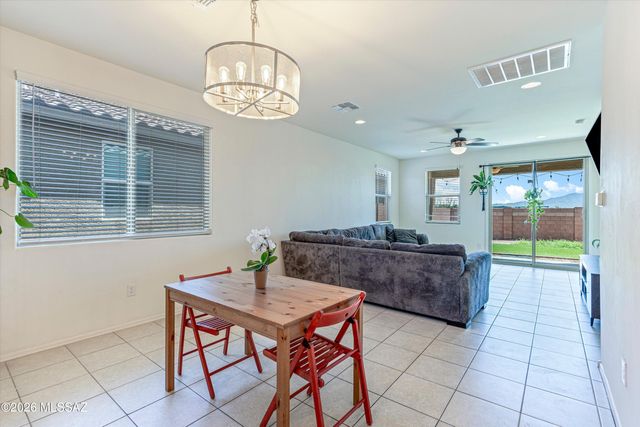 11296 S Weismann Drive, Vail, AZ 85641