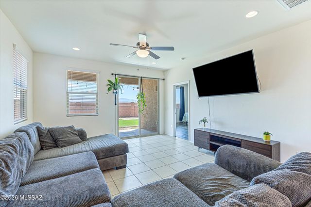11296 S Weismann Drive, Vail, AZ 85641