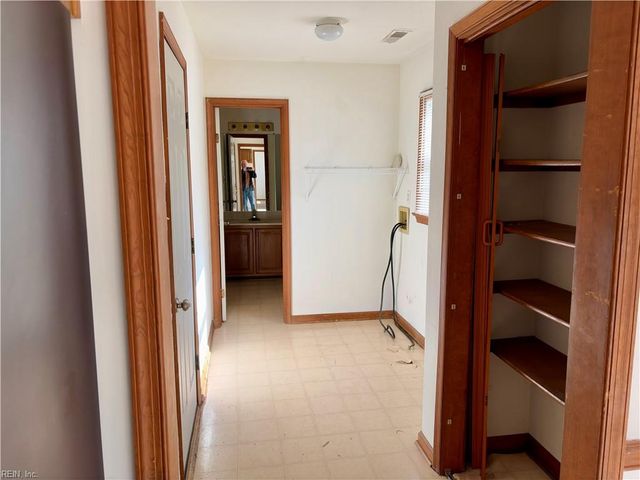 1201 Thackeray CT, Virginia Beach, VA 23454