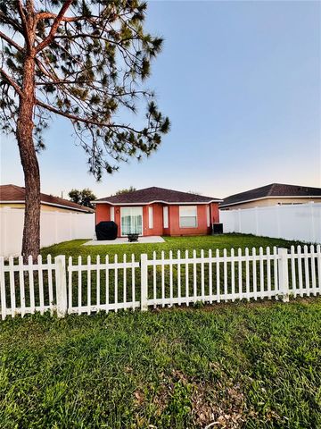 8035 CANTERBURY LAKE BOULEVARD, Tampa, FL 33619