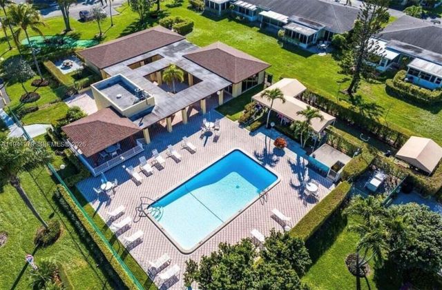 2400 Malayan Dr 94-D, Delray Beach, FL 33445